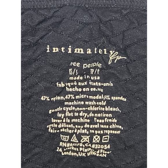 Intimately Free people women's long sleeve Black textured crop top Sz XS-S Goth - Picture 4 of 4